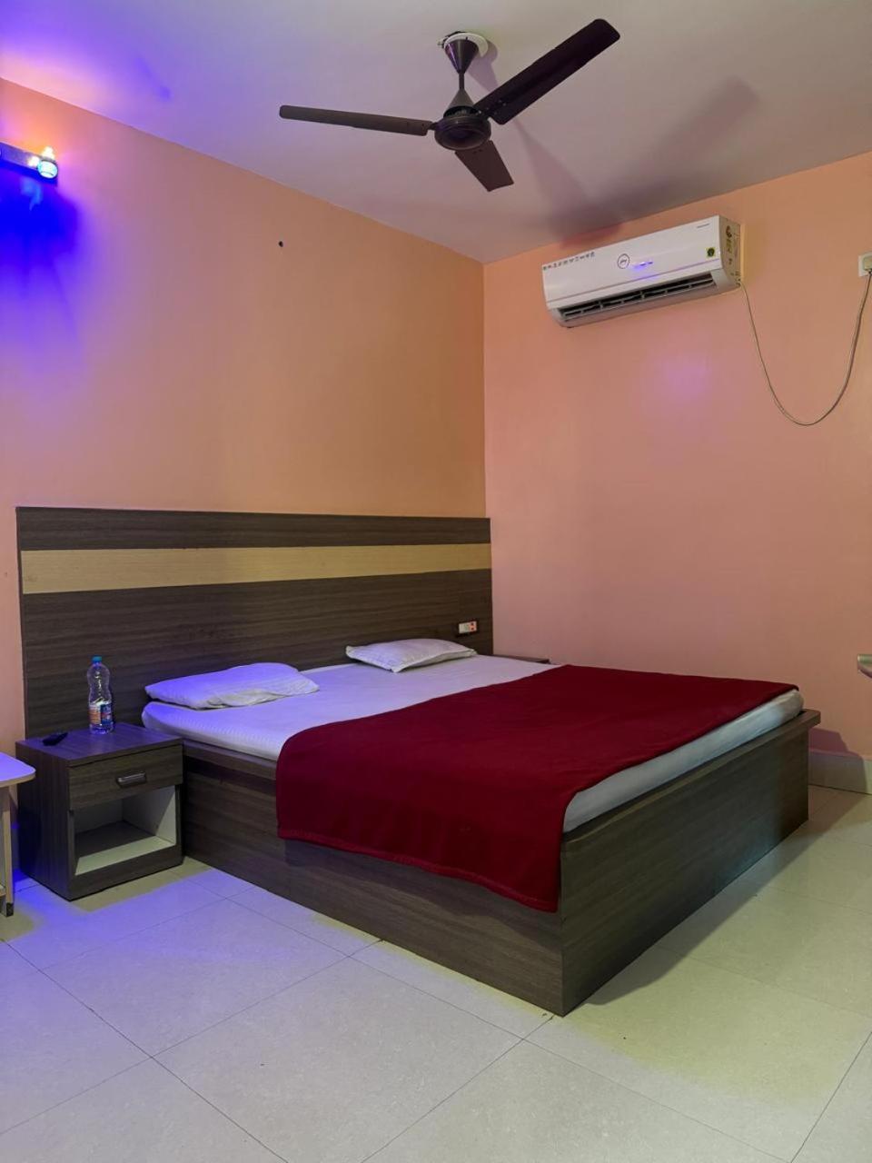 Nityananda Inn Puri Exterior foto